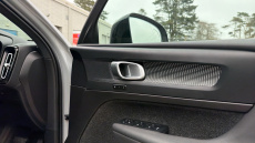 Volvo XC40 2.0 B4P Plus Dark 5dr Auto Petrol Estate